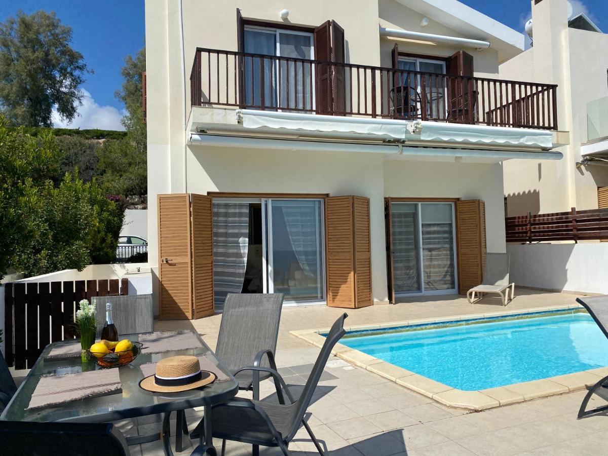 Amazing Front Line Villa In Coral Bay Pegeia Exterior foto