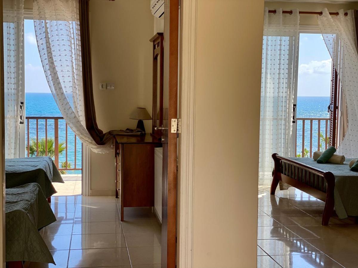 Amazing Front Line Villa In Coral Bay Pegeia Exterior foto