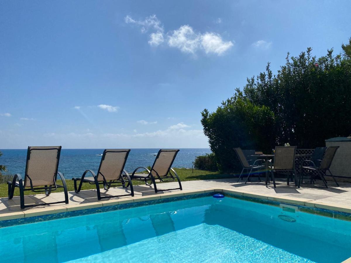 Amazing Front Line Villa In Coral Bay Pegeia Exterior foto
