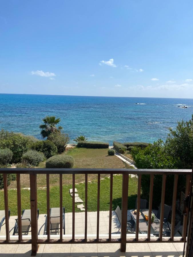 Amazing Front Line Villa In Coral Bay Pegeia Exterior foto